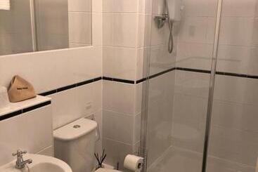 پانسیون Adcote House Exclusive For Adults