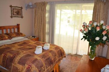 پانسیون Doves Nest Guest House
