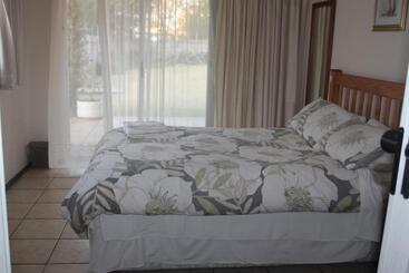 پانسیون Doves Nest Guest House