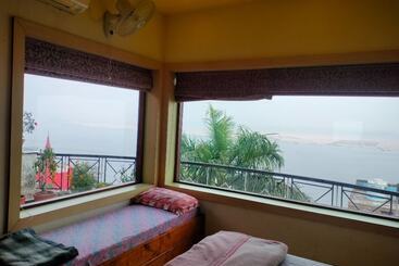پانسیون Rahul Guest House
