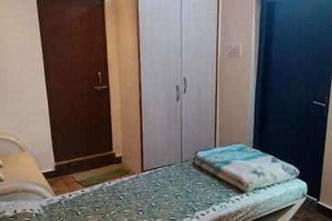 پانسیون Rahul Guest House