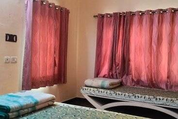 پانسیون Rahul Guest House