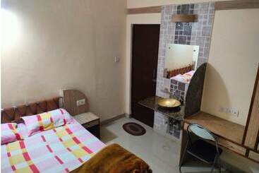 پانسیون Rahul Guest House