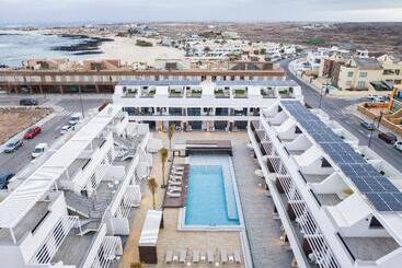 Esmeralda Cotillo Homes By Livvo