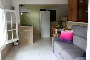 Appartement Charmant Au Coeur Du Gosier Vue Sur La Montagne - Le Gosier