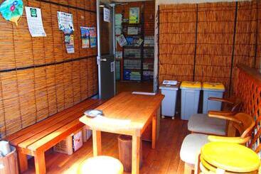 هاستل Jhoppers Hiroshima Guesthouse