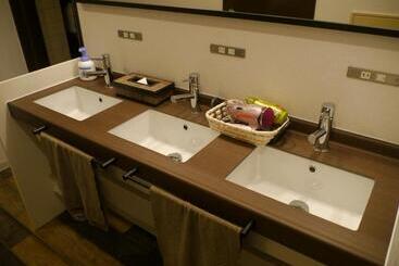 هاستل Jhoppers Hiroshima Guesthouse