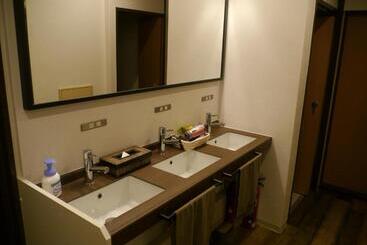 هاستل Jhoppers Hiroshima Guesthouse