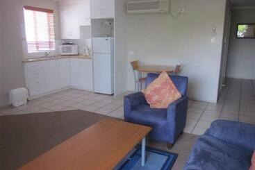 Cosmopolitan Motel & Serviced Apartments