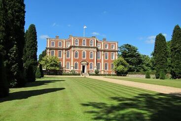 Отель Chicheley Hall