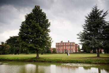 Отель Chicheley Hall