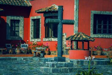 هتل Hacienda Hato Verde