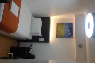 هتل Heathrow Inn