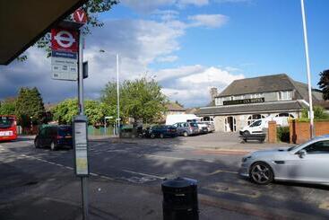 هتل Heathrow Inn