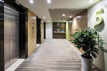هتل Holiday Inn Express Shanghai Gongkang, An Ihg