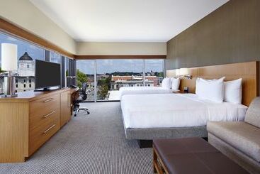 هتل Hyatt Place Bloomington Indiana