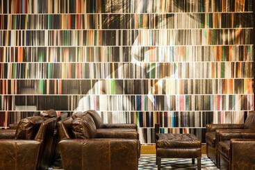 هتل Hyatt Place Bloomington Indiana