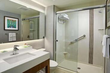 هتل Hyatt Place Bloomington Indiana