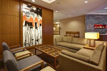 هتل Hyatt Place Bloomington Indiana