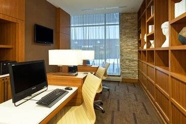 هتل Hyatt Place Bloomington Indiana