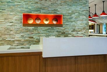 هتل Hyatt Place Bloomington Indiana
