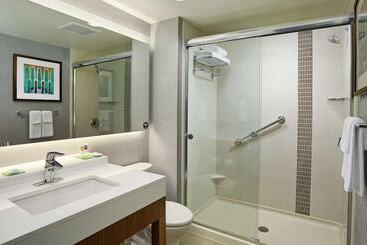 هتل Hyatt Place Bloomington Indiana