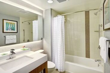 هتل Hyatt Place Bloomington Indiana