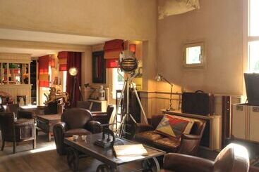 هتل Kyriad Cholet