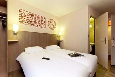 هتل Kyriad Cholet