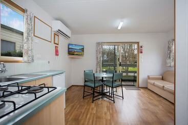 هتل Lake Hamilton Motor Village And Caravan Park