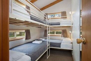 هتل Lake Hamilton Motor Village And Caravan Park