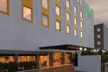 Lemon Tree Hotel Shimona Chennai