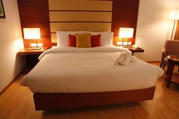 Lemon Tree Hotel Shimona Chennai