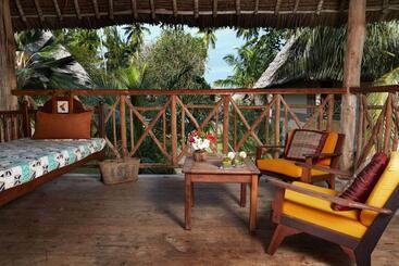هتل Neptune Palm Beach Boutique Resort & Spa   All Inclusive