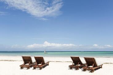 هتل Neptune Palm Beach Boutique Resort & Spa   All Inclusive