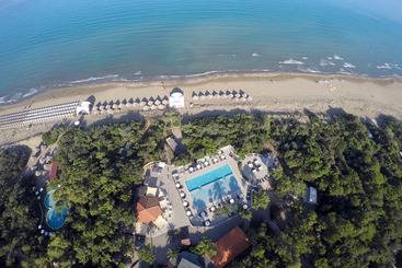 هتل Paradù Ecovillage &  Resort
