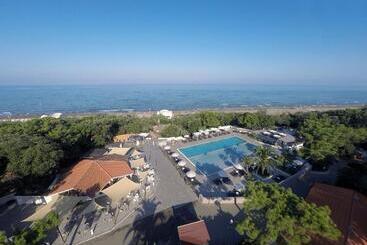 هتل Paradù Ecovillage &  Resort