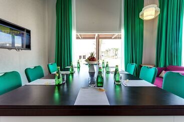 Park Inn By Radisson Hotel And Residence Duqm