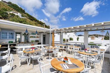 هتل Skyros Ammos