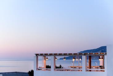 هتل Skyros Ammos