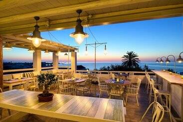هتل Skyros Ammos
