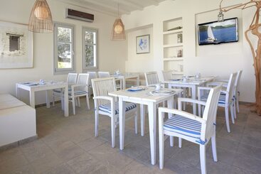 هتل Skyros Ammos