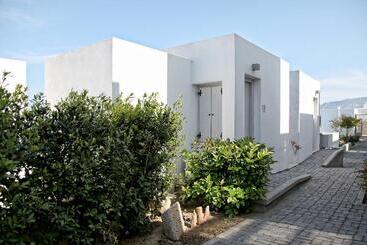هتل Skyros Ammos