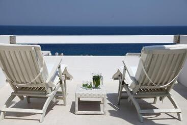 هتل Skyros Ammos