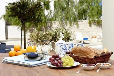 هتل Skyros Ammos