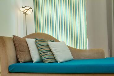 هتل The Place Resort At Tokeh Beach