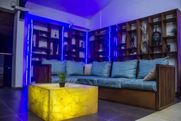 هتل The Place Resort At Tokeh Beach