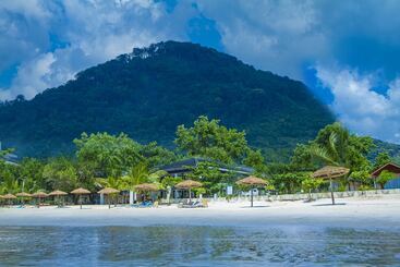 هتل The Place Resort At Tokeh Beach
