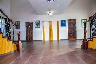 هتل The Place Resort At Tokeh Beach