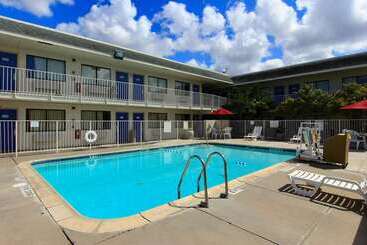 Motel 6 Kingsville, Tx